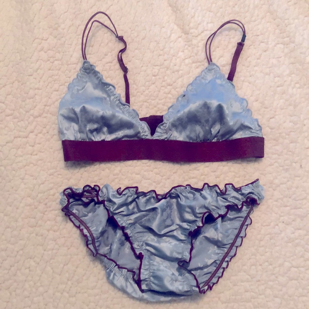 Silky bra and “Darling” underwear set